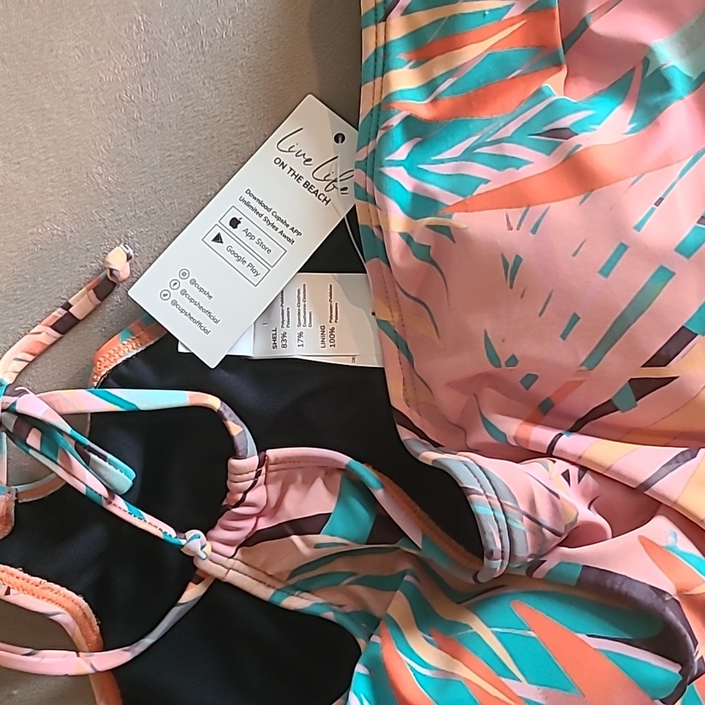 Cupshe Emerge Tropical Swimwear, Size Large - Picture 7 of 9